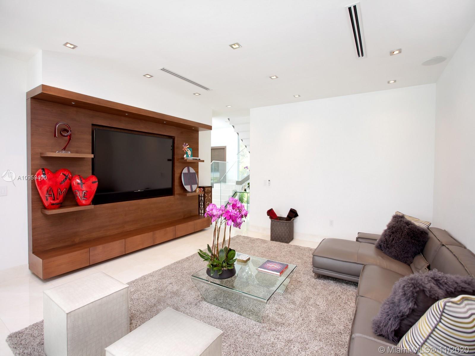 6300 CABALLERO BL Coral Gables, FL 33146