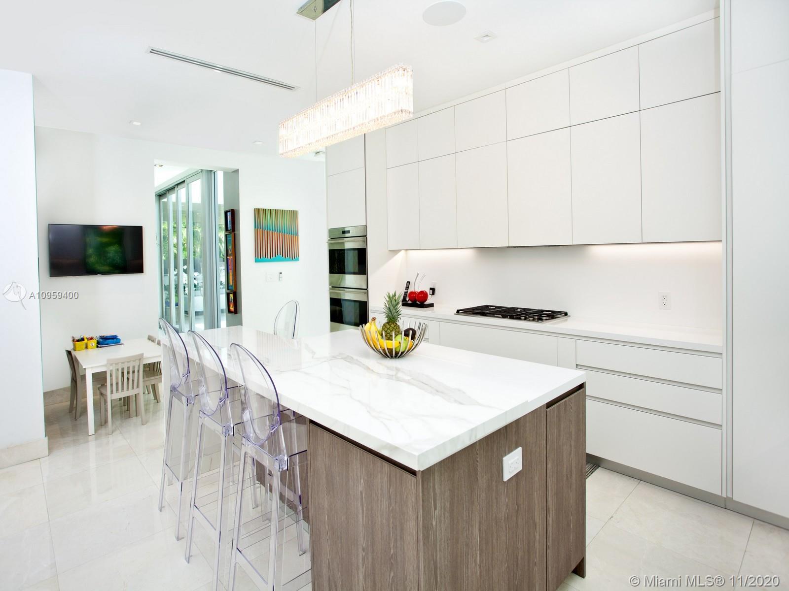 6300 CABALLERO BL Coral Gables, FL 33146