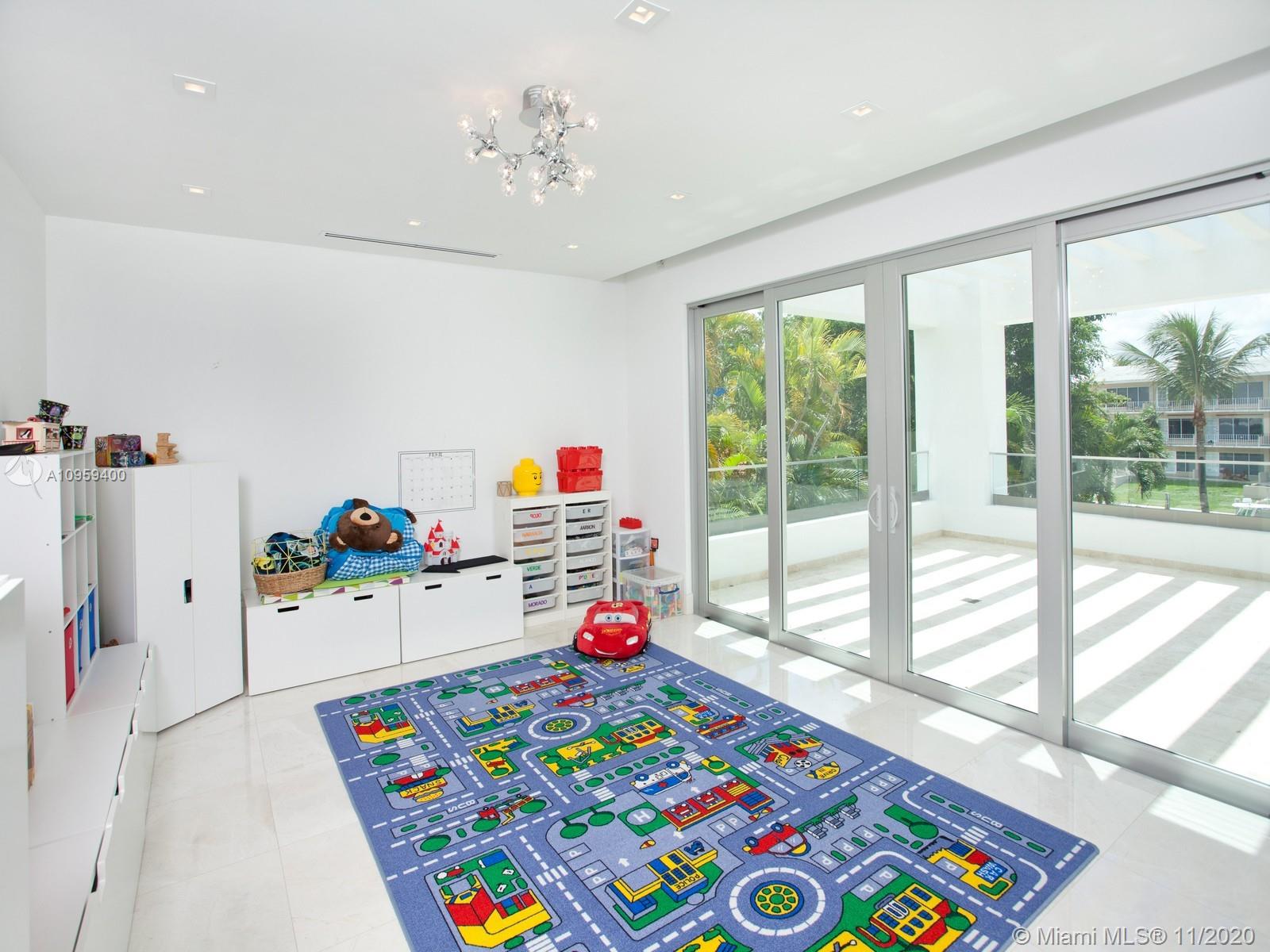 6300 CABALLERO BL Coral Gables, FL 33146