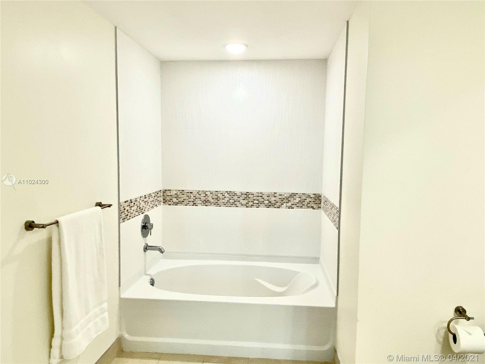 image The Plaza on Brickell East24