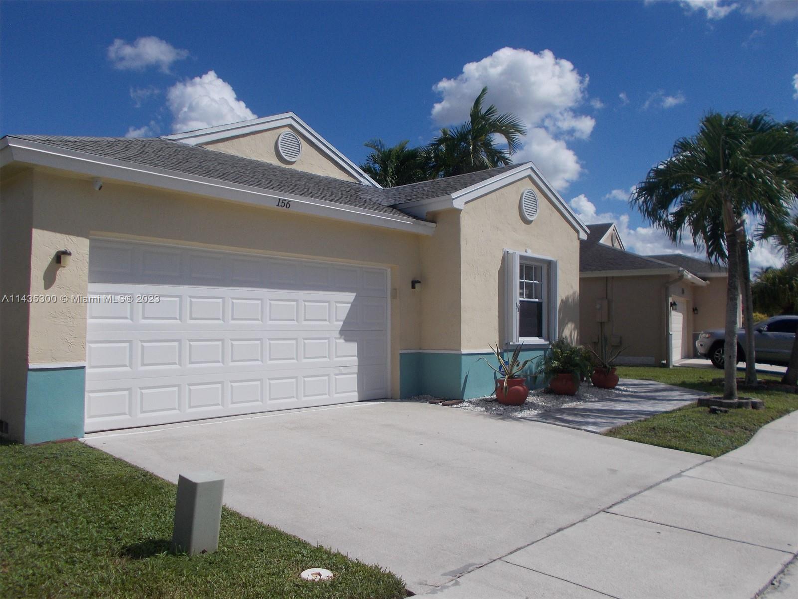 156 W Riverbend Dr
