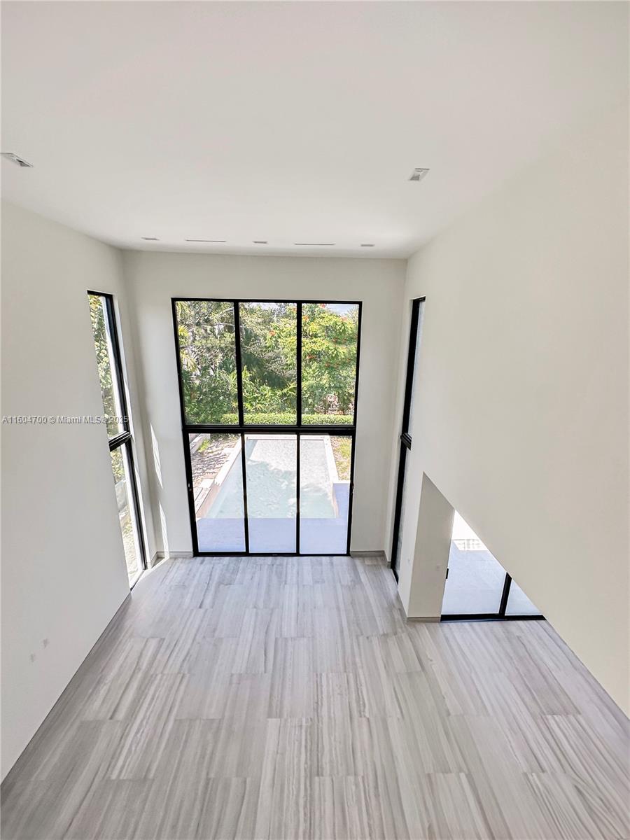 345 W 46th St #345 Miami Beach, FL 33140 345 W 46th St #345 Miami Beach, FL 33140