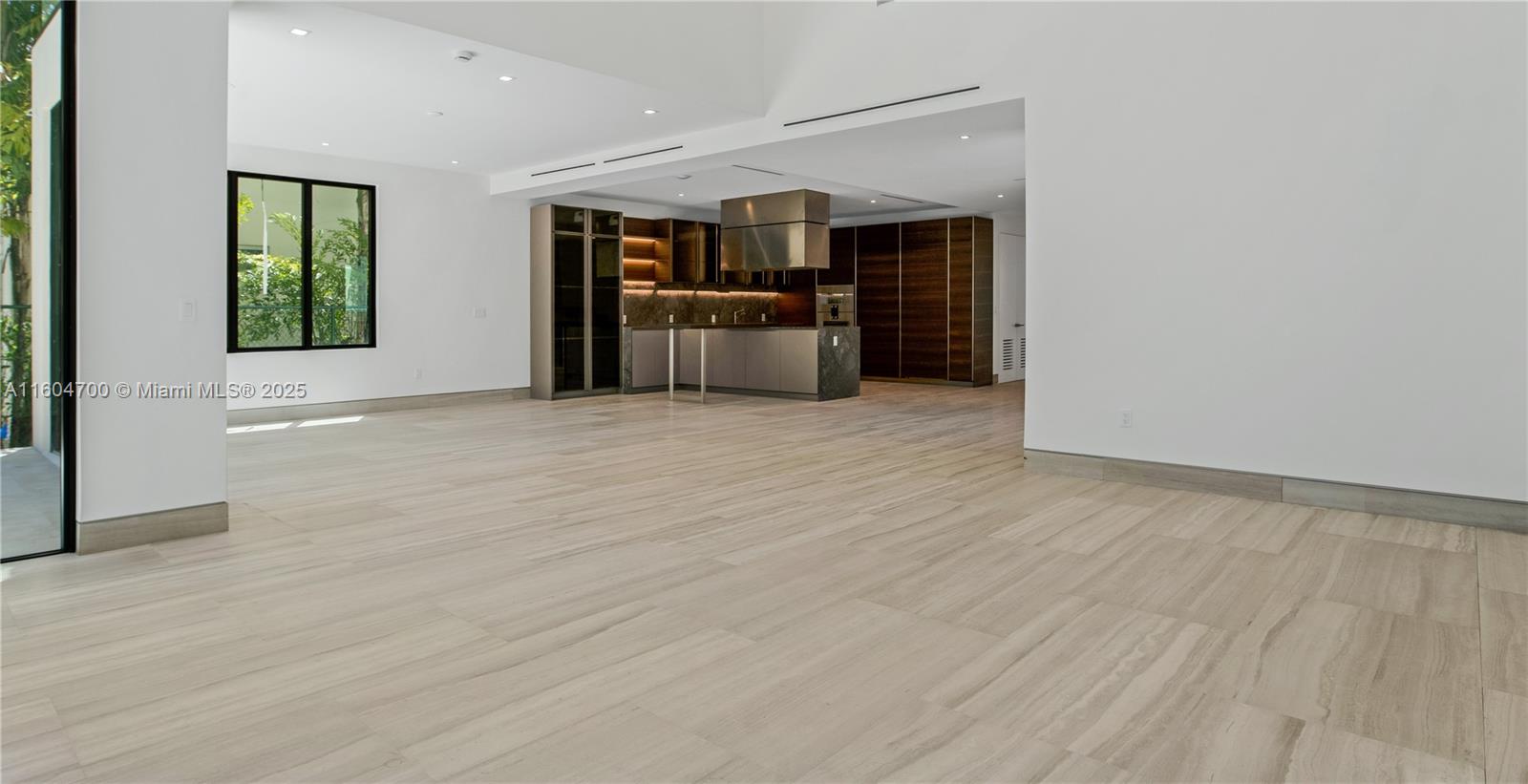 345 W 46th St #345 Miami Beach, FL 33140 345 W 46th St #345 Miami Beach, FL 33140