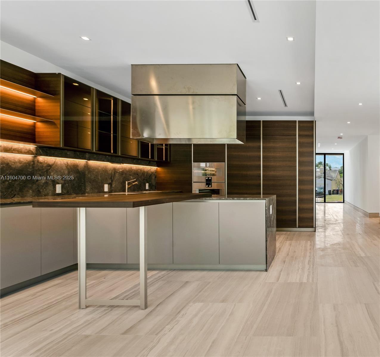 345 W 46th St #345 Miami Beach, FL 33140 345 W 46th St #345 Miami Beach, FL 33140