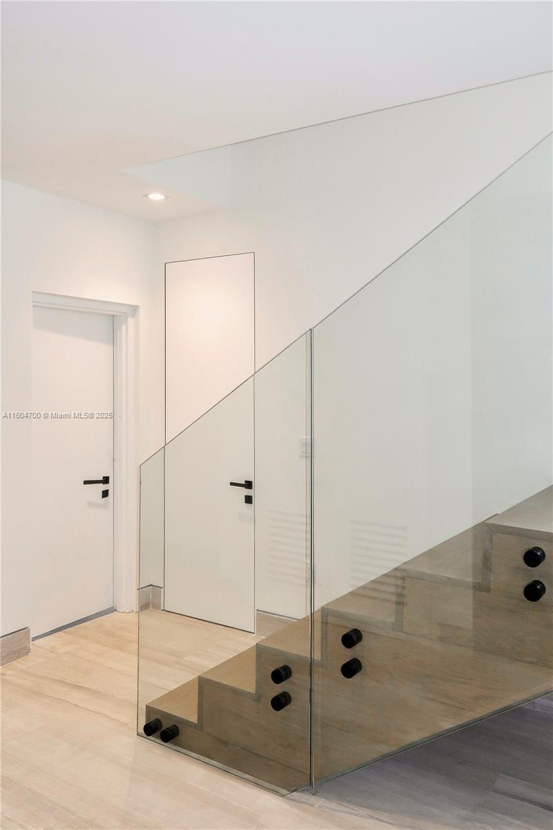 345 W 46th St #345 Miami Beach, FL 33140 345 W 46th St #345 Miami Beach, FL 33140