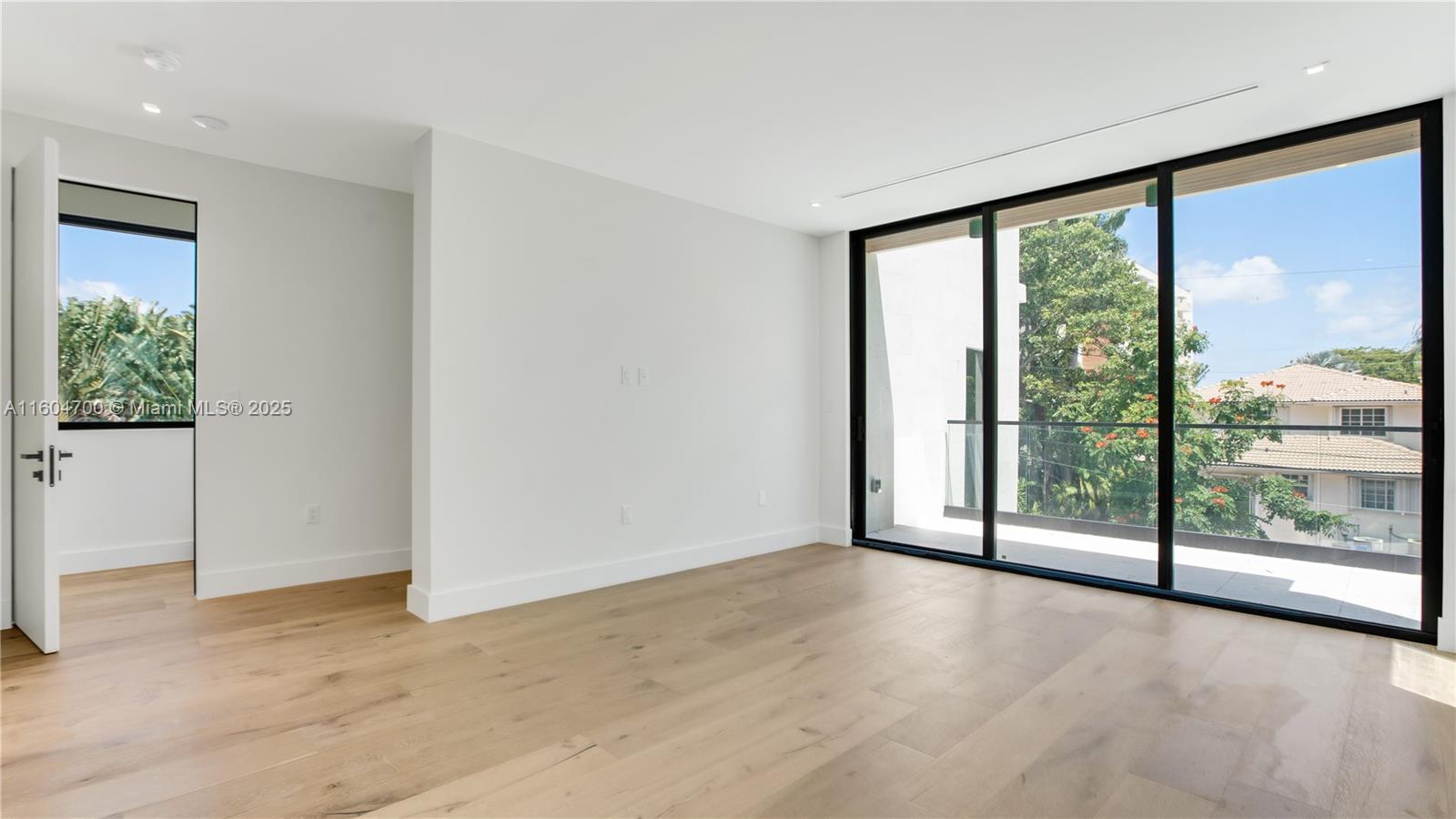 345 W 46th St #345 Miami Beach, FL 33140 345 W 46th St #345 Miami Beach, FL 33140