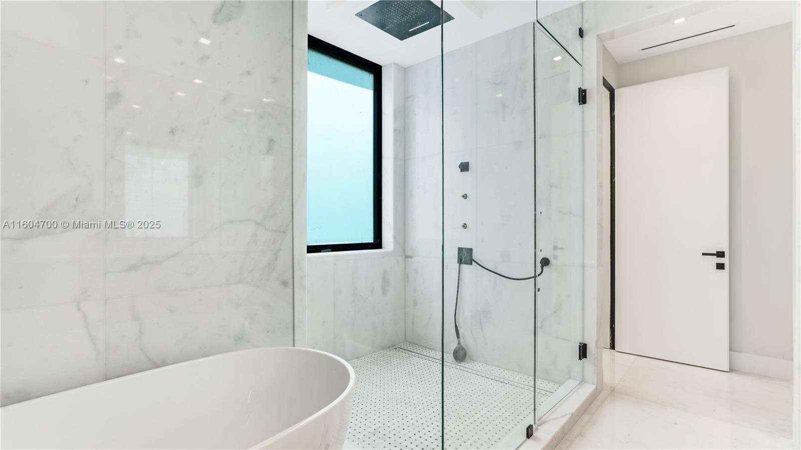 345 W 46th St #345 Miami Beach, FL 33140 345 W 46th St #345 Miami Beach, FL 33140