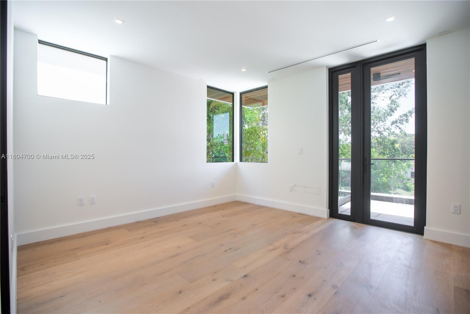 345 W 46th St #345 Miami Beach, FL 33140 345 W 46th St #345 Miami Beach, FL 33140