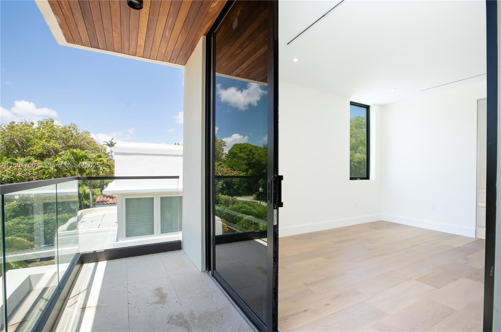 345 W 46th St #345 Miami Beach, FL 33140 345 W 46th St #345 Miami Beach, FL 33140