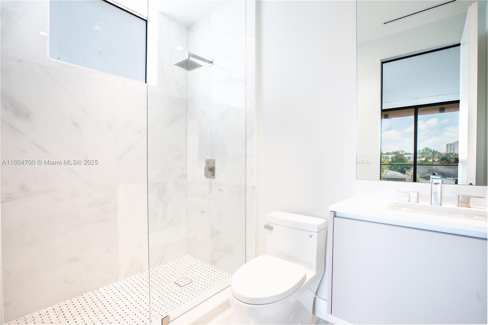 345 W 46th St #345 Miami Beach, FL 33140 345 W 46th St #345 Miami Beach, FL 33140