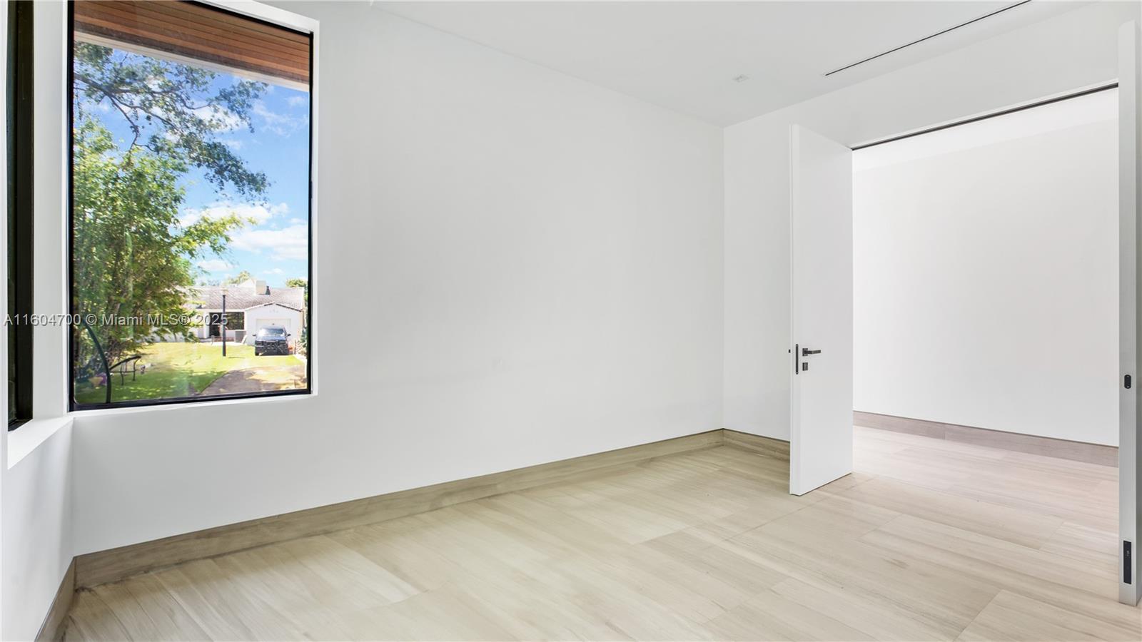345 W 46th St #345 Miami Beach, FL 33140 345 W 46th St #345 Miami Beach, FL 33140