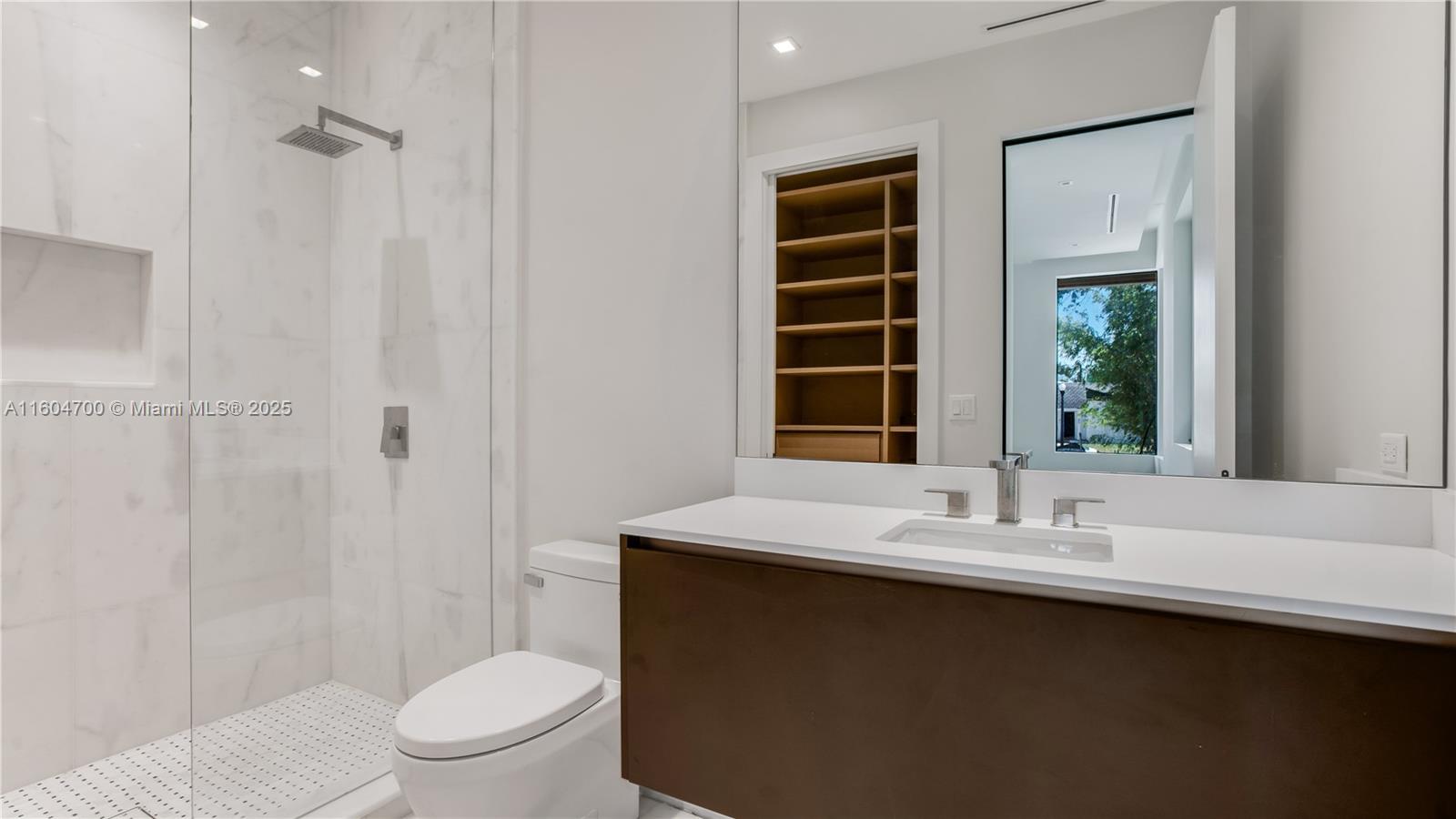 345 W 46th St #345 Miami Beach, FL 33140 345 W 46th St #345 Miami Beach, FL 33140