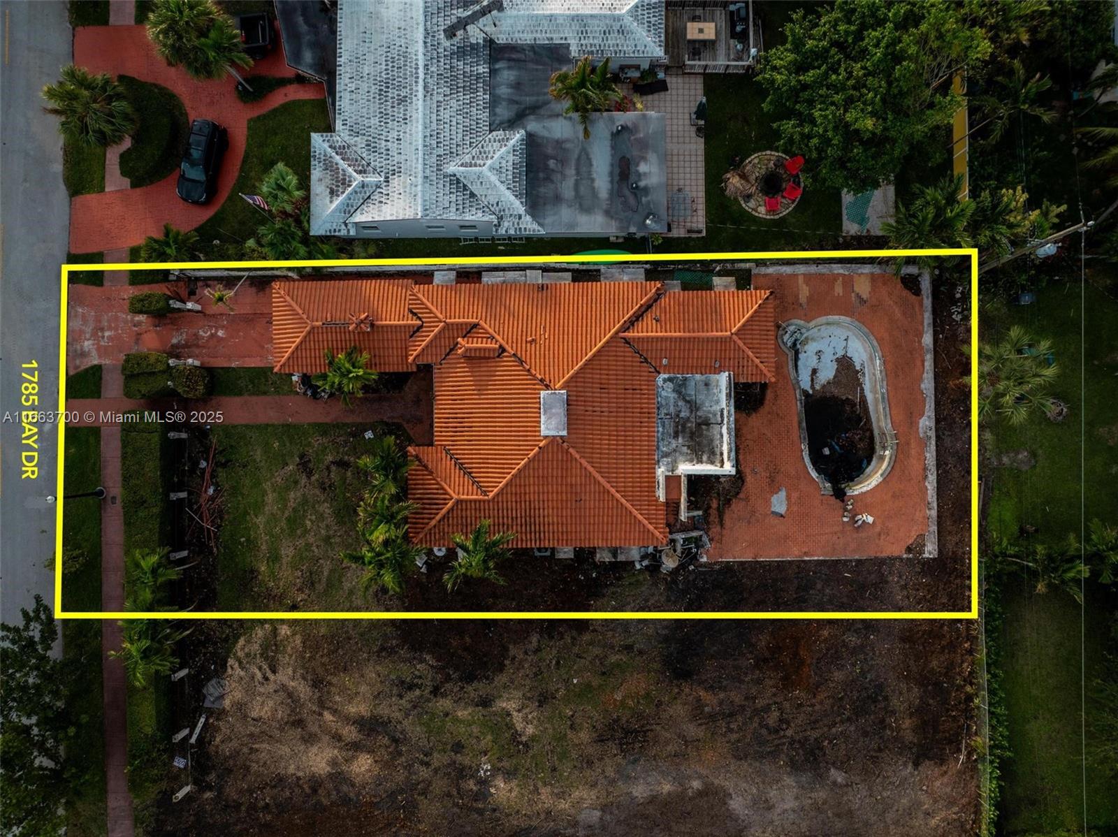 1785 Bay Dr Miami Beach, FL 33141