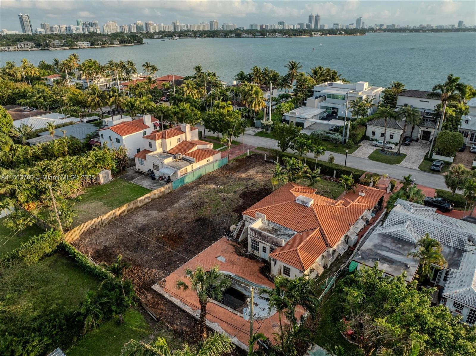 1785 Bay Dr Miami Beach, FL 33141