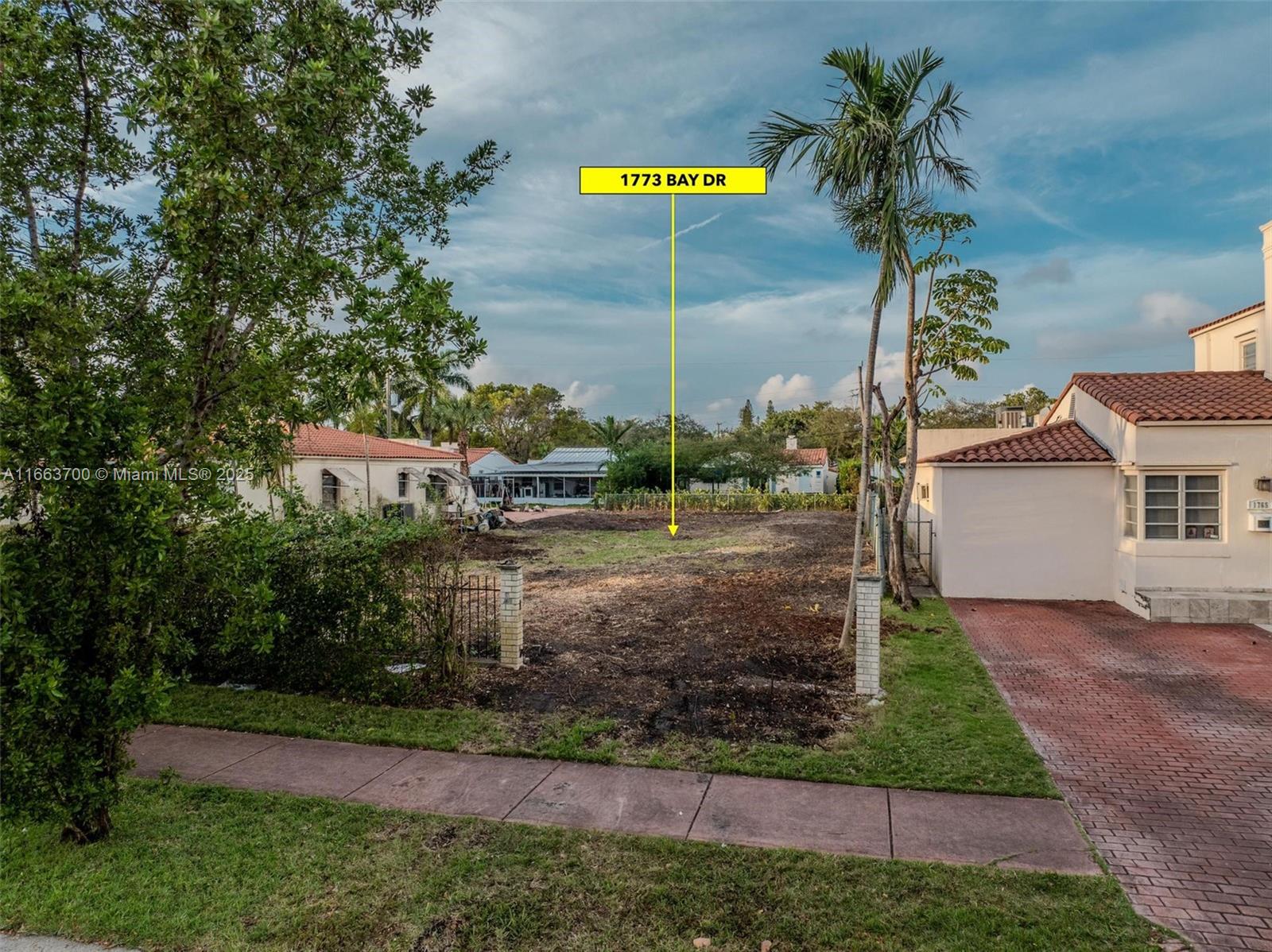 1785 Bay Dr Miami Beach, FL 33141