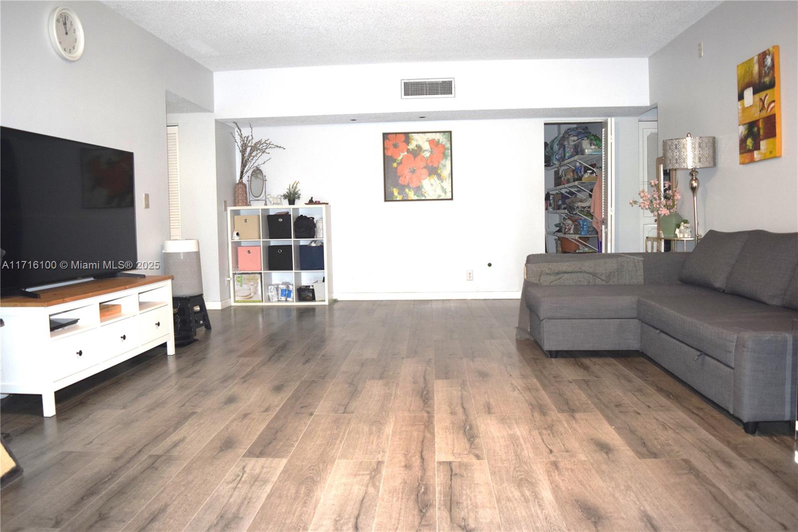6328 W Longboat Ln W #204