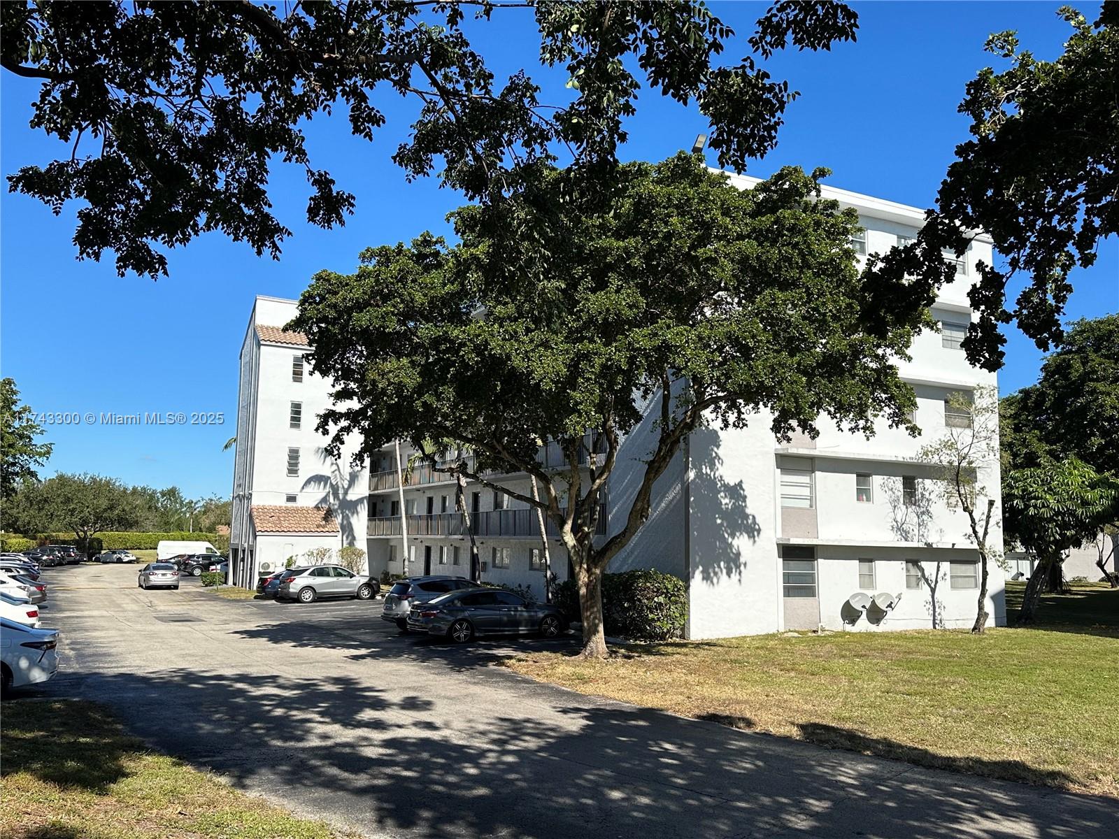 8750 N Sherman Cir #102