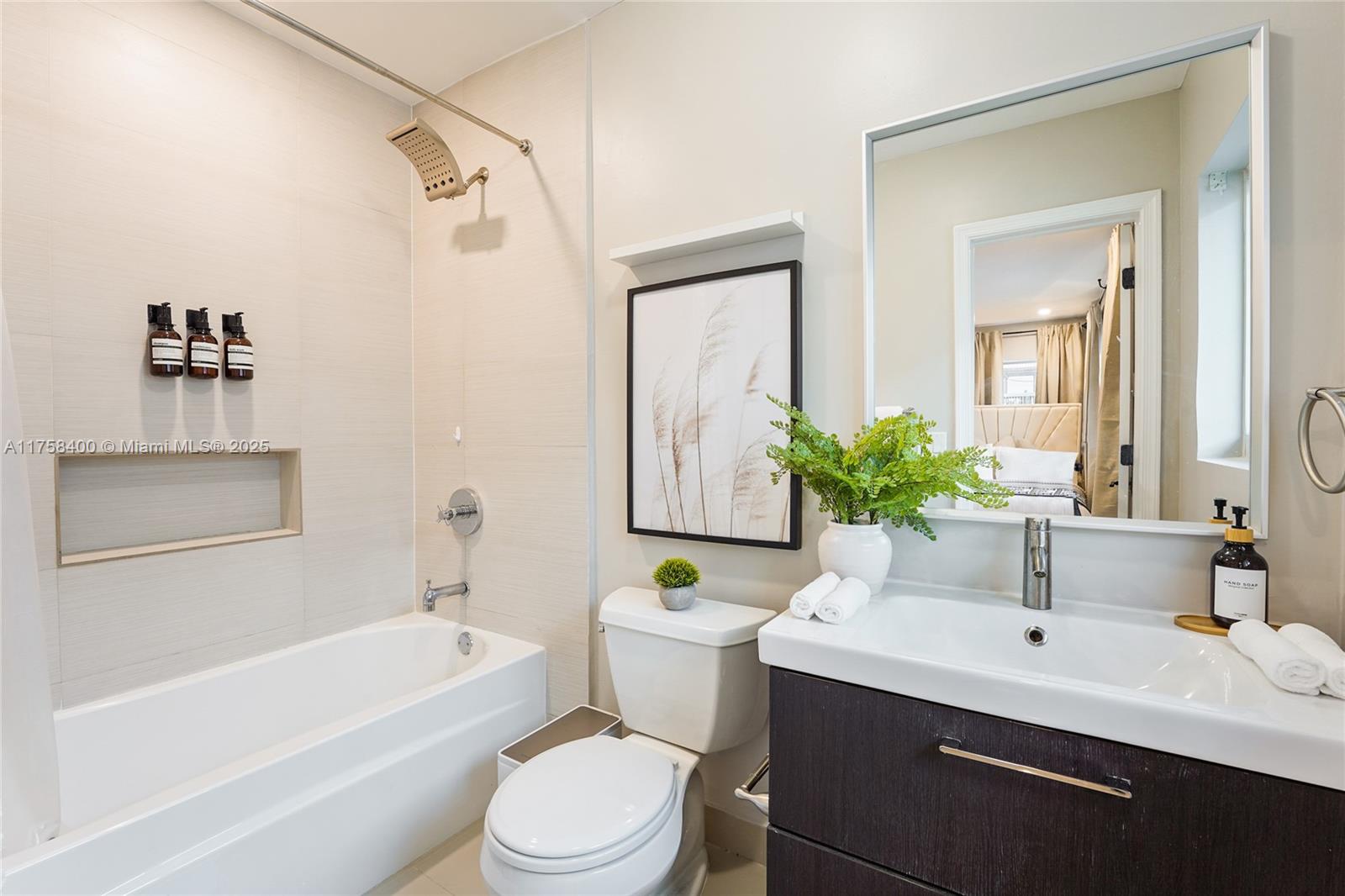 2820 NE 60th St Fort Lauderdale, FL 33308