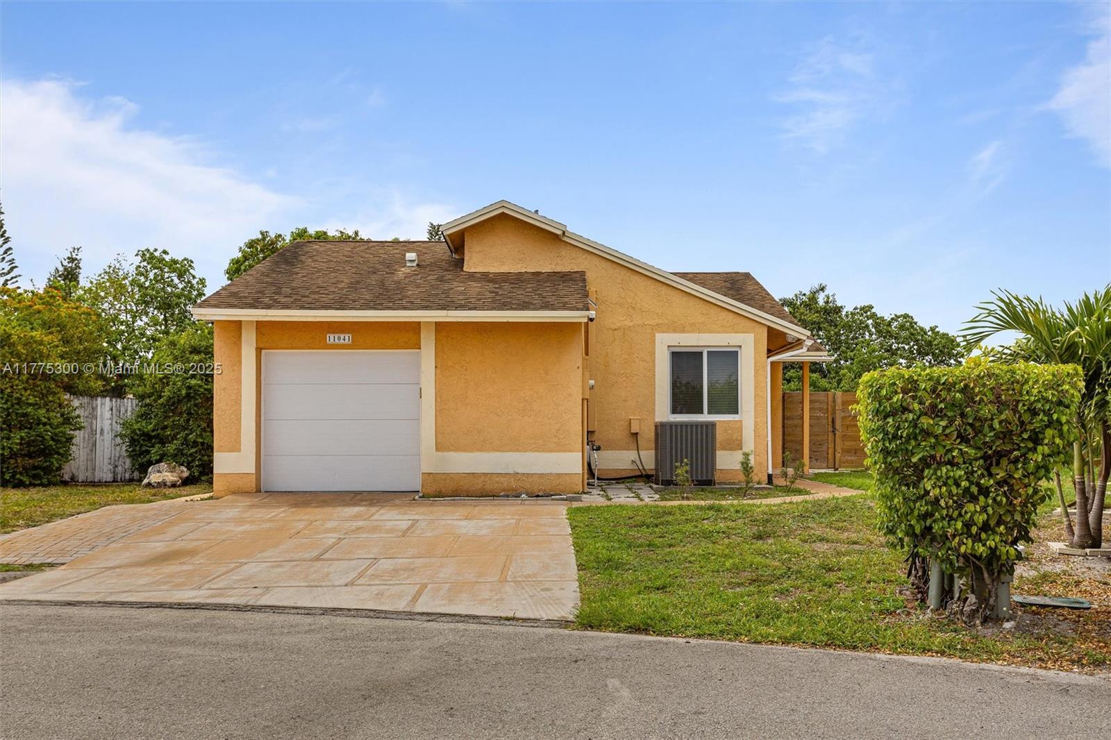 11041 SW 11th Ct