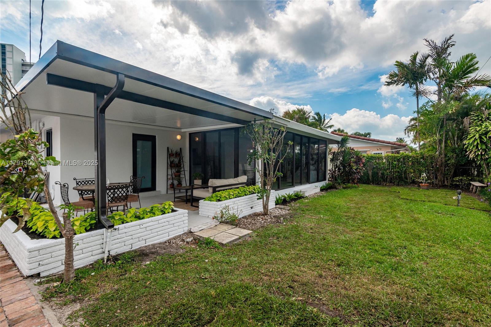 2005 SE 26th Ter Fort Lauderdale, FL 33316