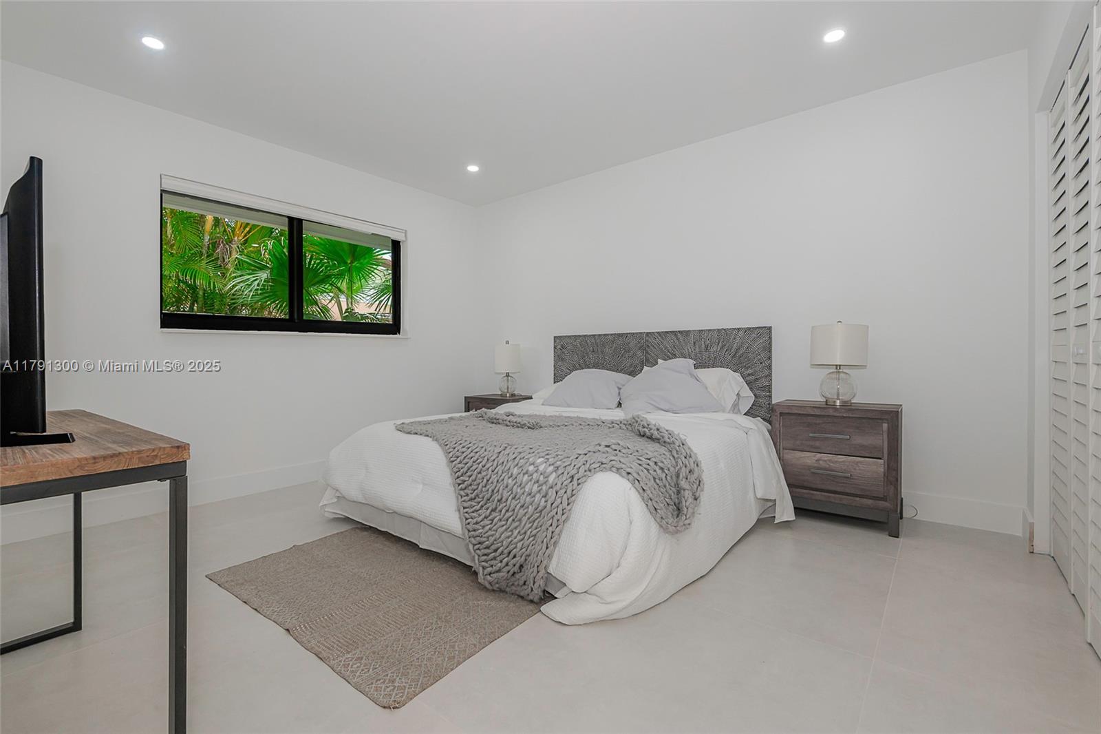 2005 SE 26th Ter Fort Lauderdale, FL 33316