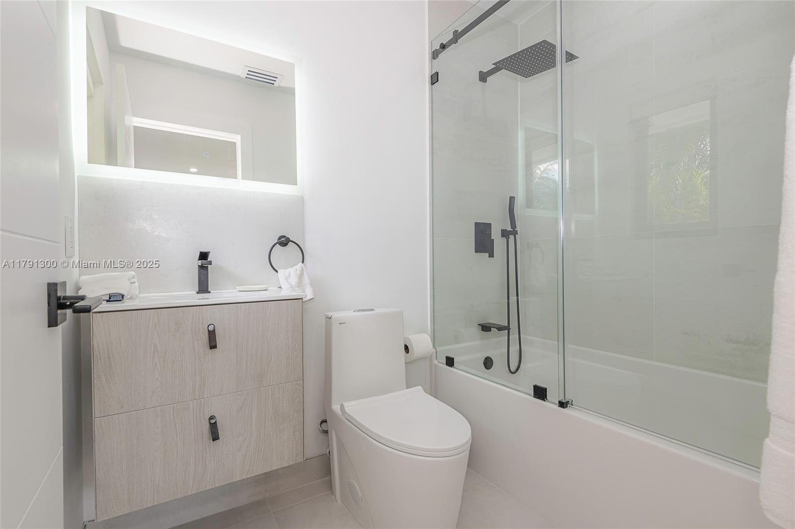 2005 SE 26th Ter Fort Lauderdale, FL 33316