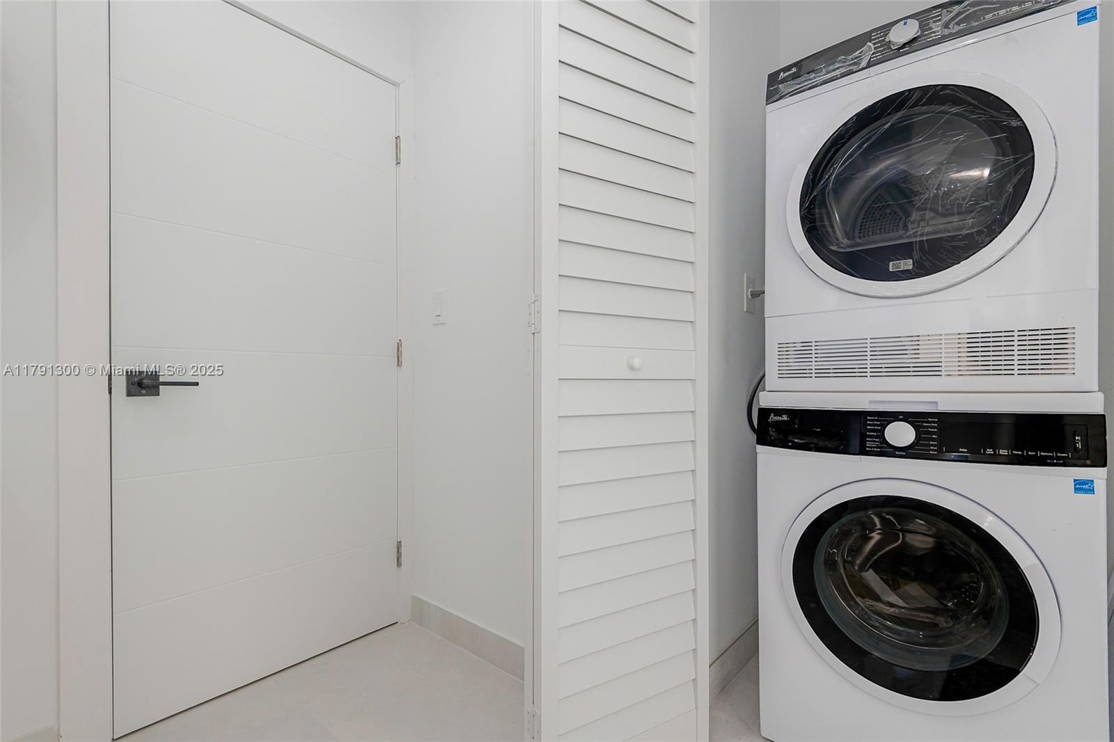 2005 SE 26th Ter Fort Lauderdale, FL 33316