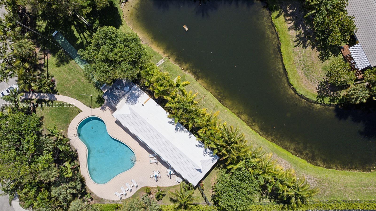 2005 SE 26th Ter Fort Lauderdale, FL 33316