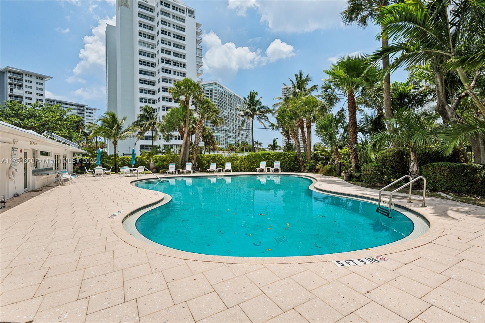 2005 SE 26th Ter Fort Lauderdale, FL 33316