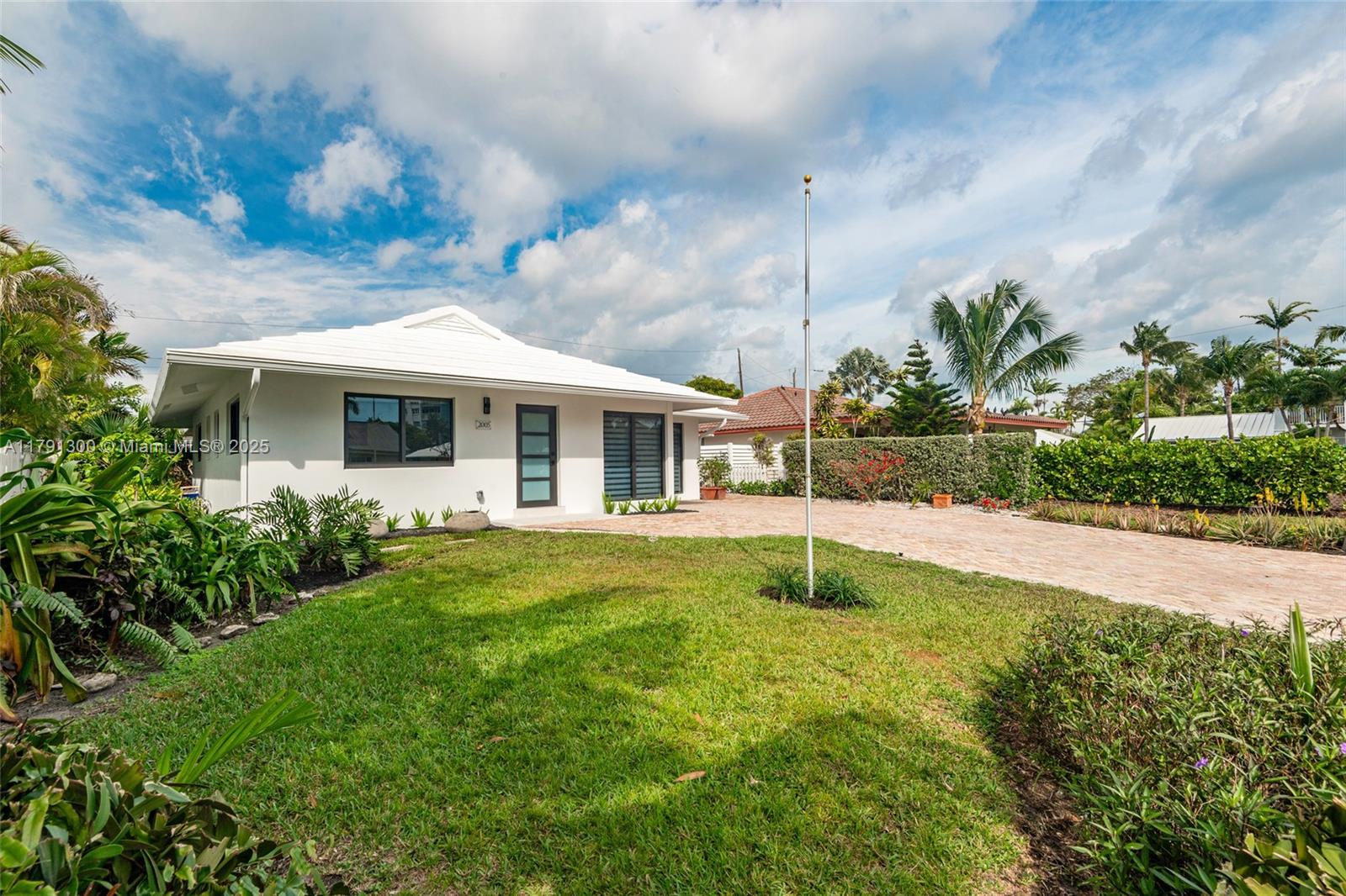 2005 SE 26th Ter Fort Lauderdale, FL 33316