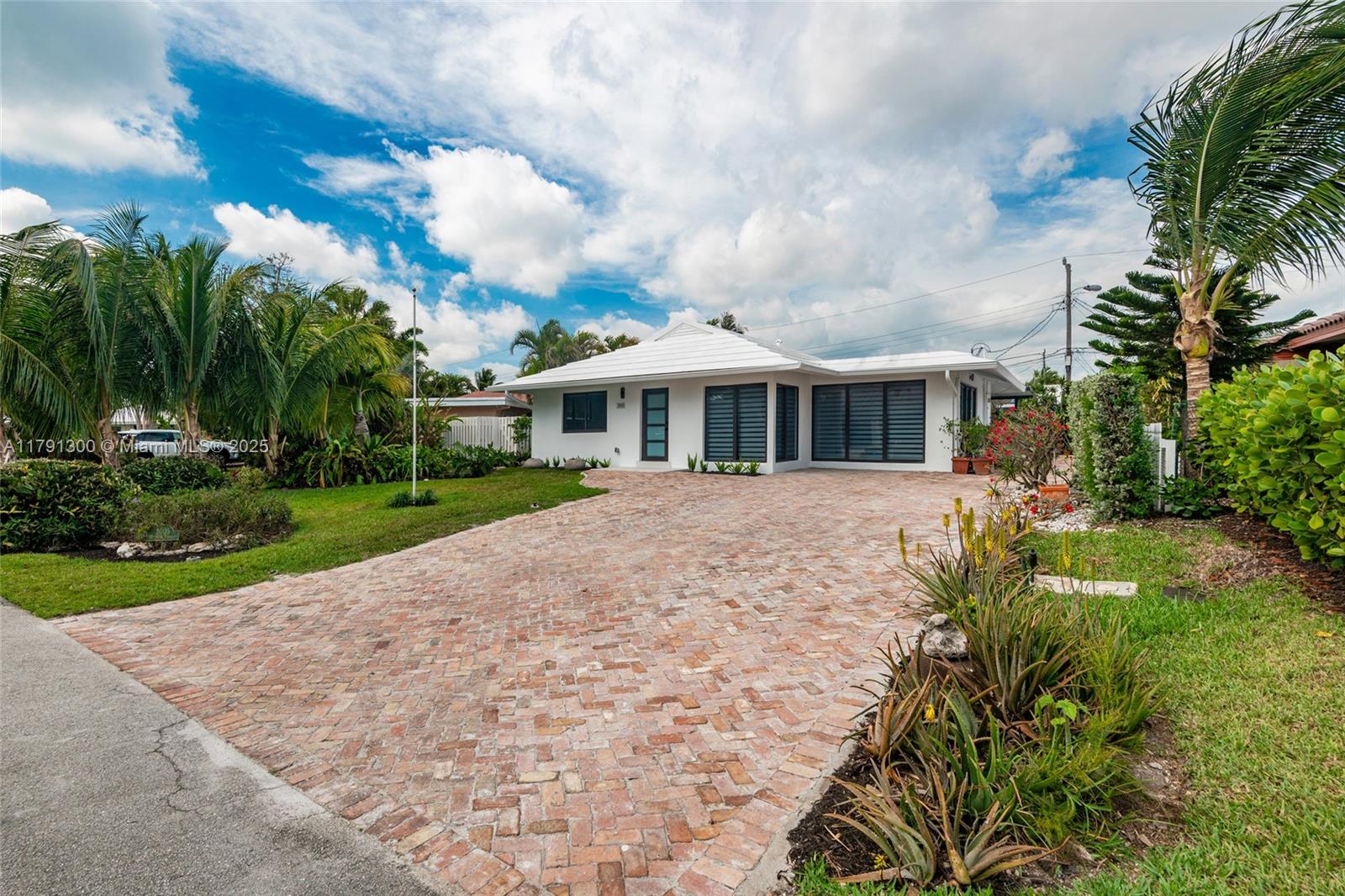 2005 SE 26th Ter Fort Lauderdale, FL 33316