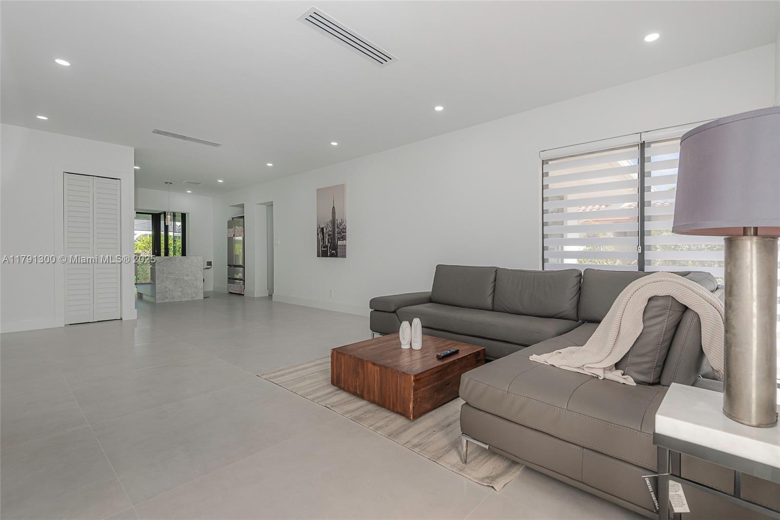 2005 SE 26th Ter Fort Lauderdale, FL 33316