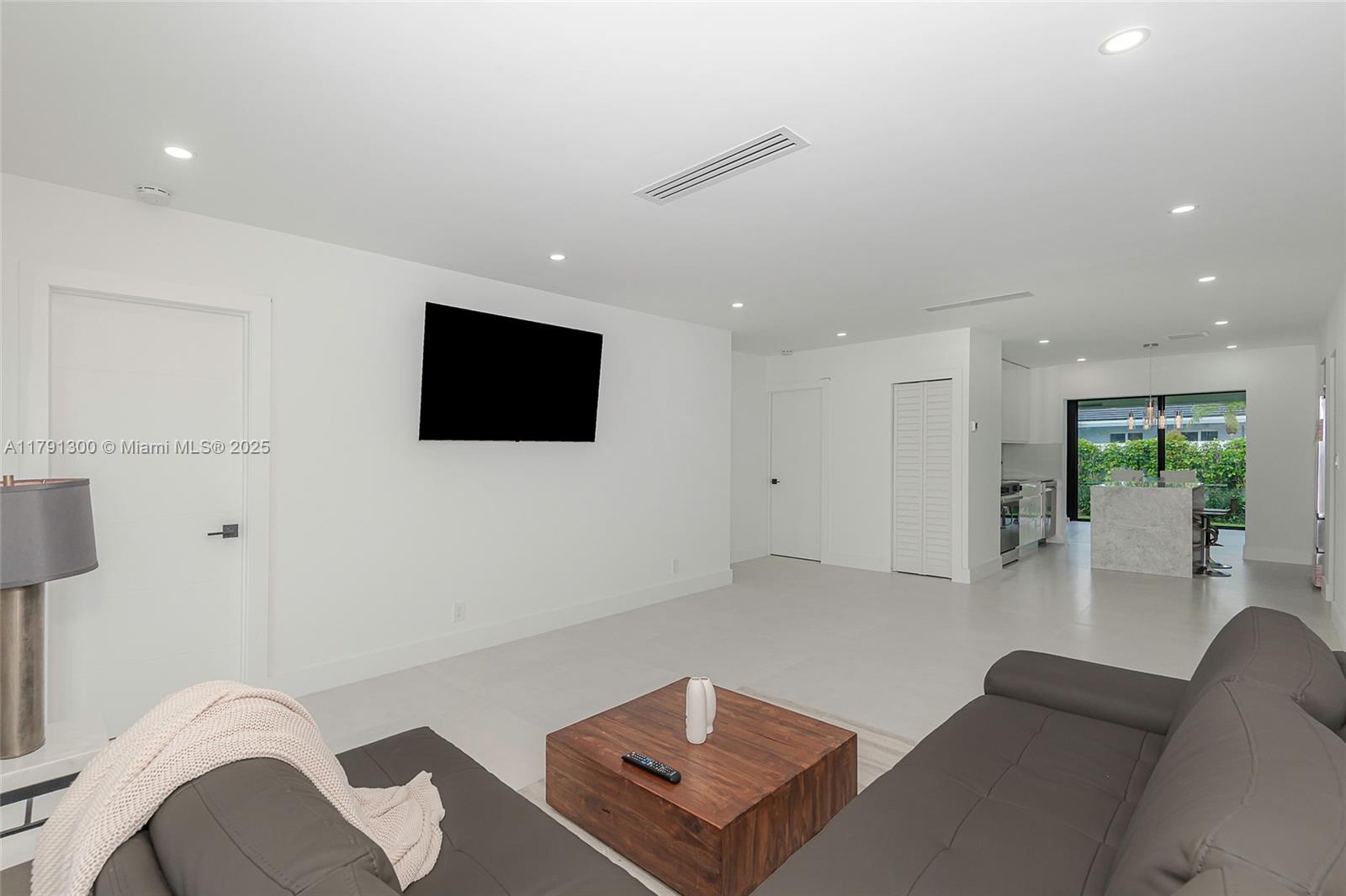 2005 SE 26th Ter Fort Lauderdale, FL 33316