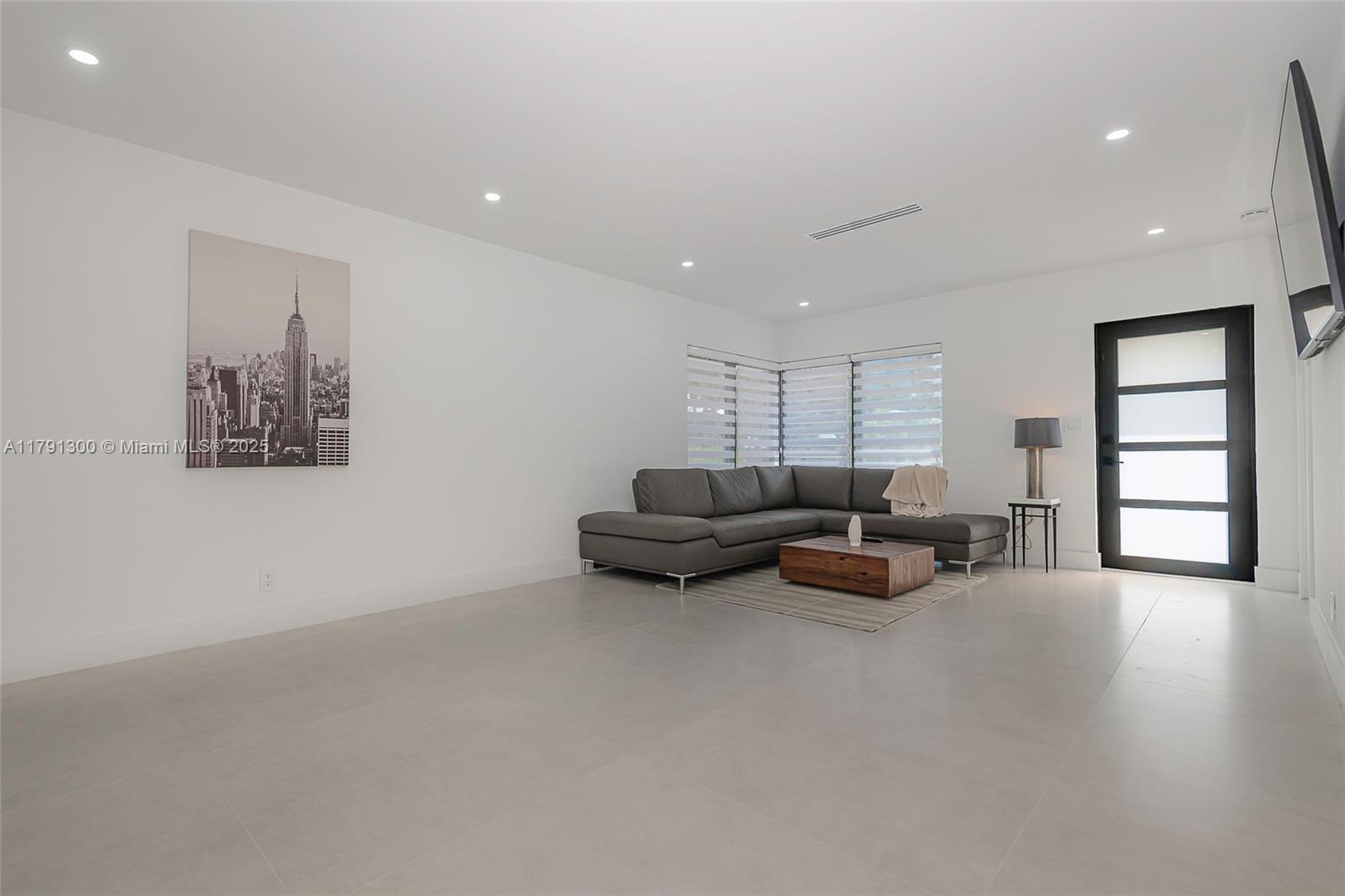 2005 SE 26th Ter Fort Lauderdale, FL 33316