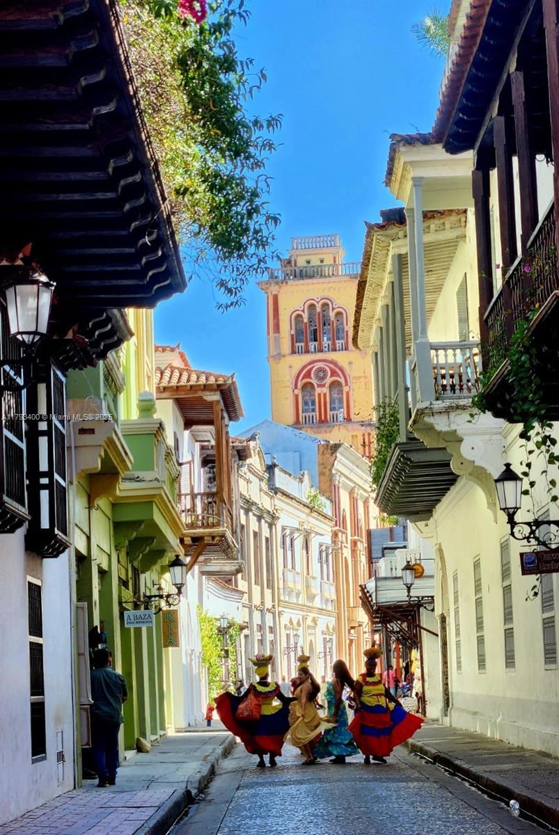 Cartagena Cra 2A #49-360 Avenida Santander #103