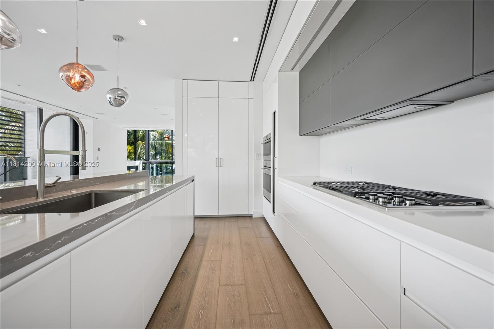 420 N Hibiscus Dr Miami Beach, FL 33139 420 N Hibiscus Dr Miami Beach, FL 33139