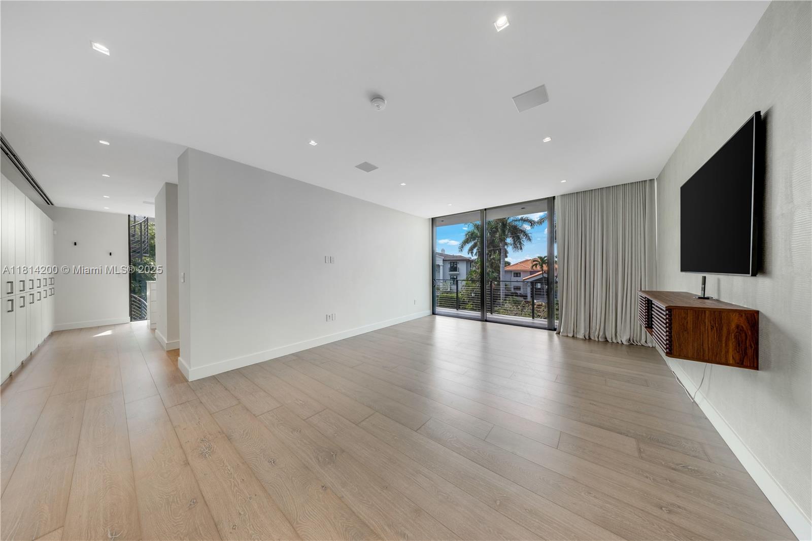 420 N Hibiscus Dr Miami Beach, FL 33139 420 N Hibiscus Dr Miami Beach, FL 33139