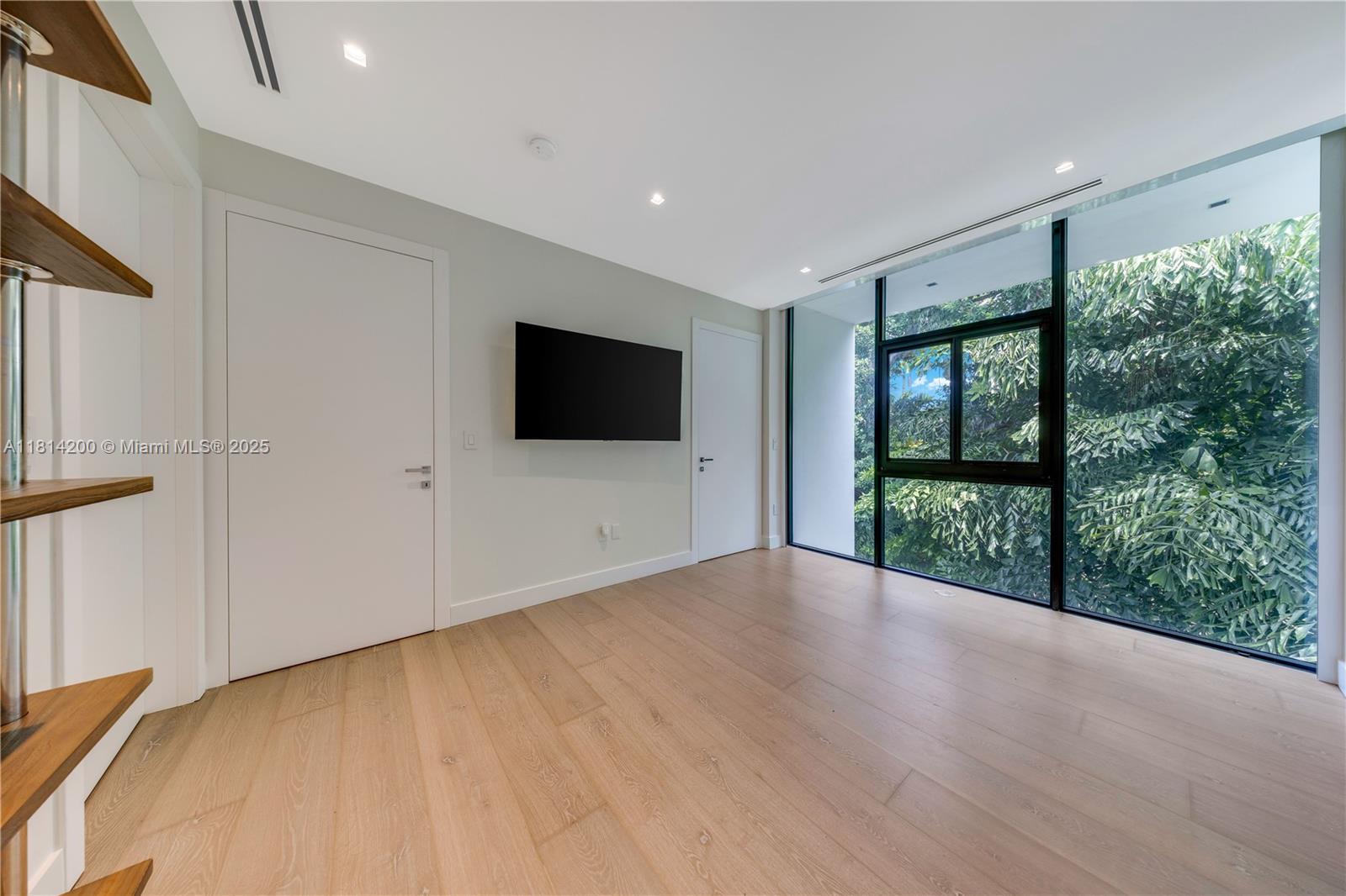 420 N Hibiscus Dr Miami Beach, FL 33139 420 N Hibiscus Dr Miami Beach, FL 33139