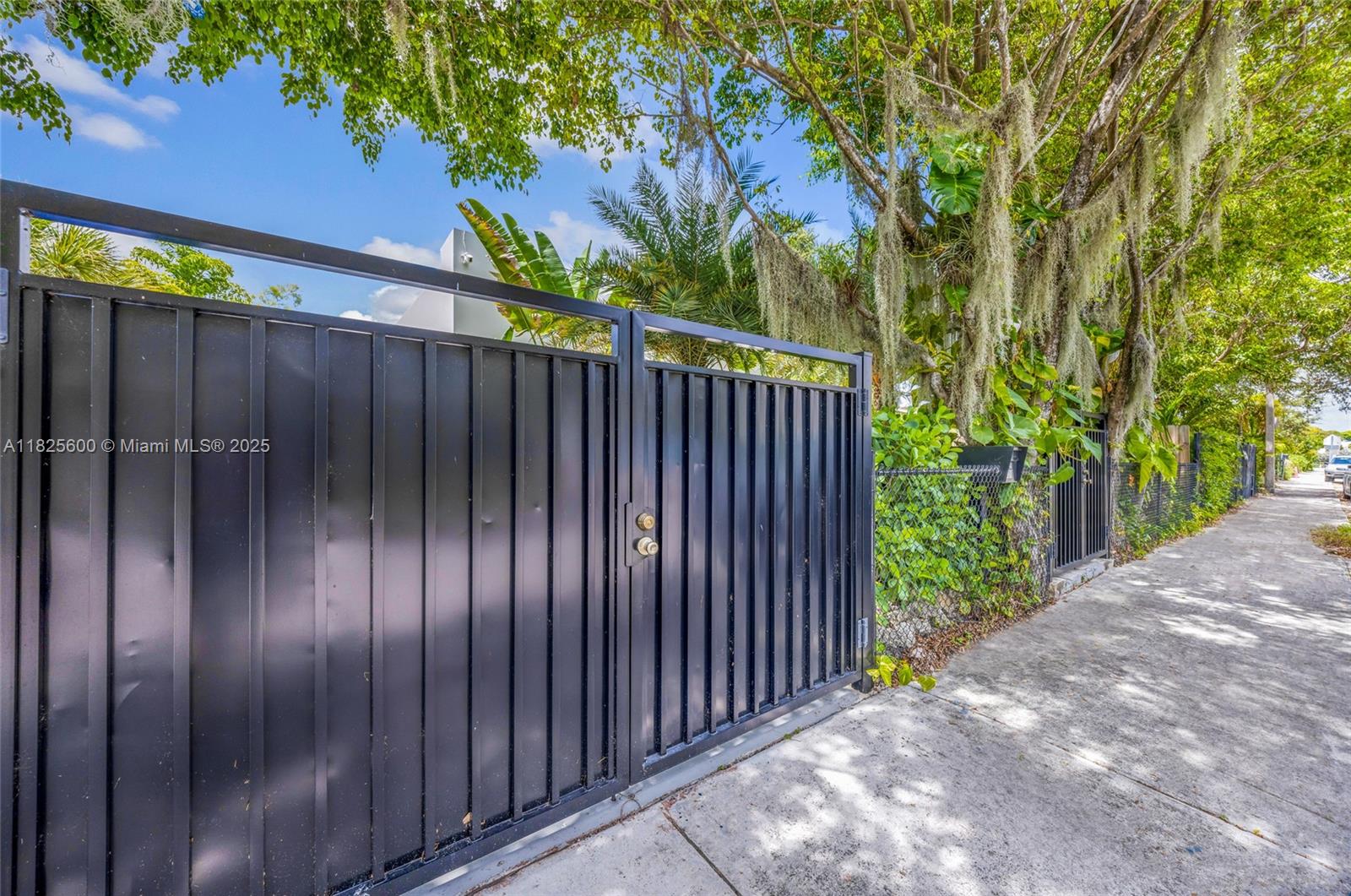 120 NW 49th St Miami, FL 33127 120 NW 49th St Miami, FL 33127