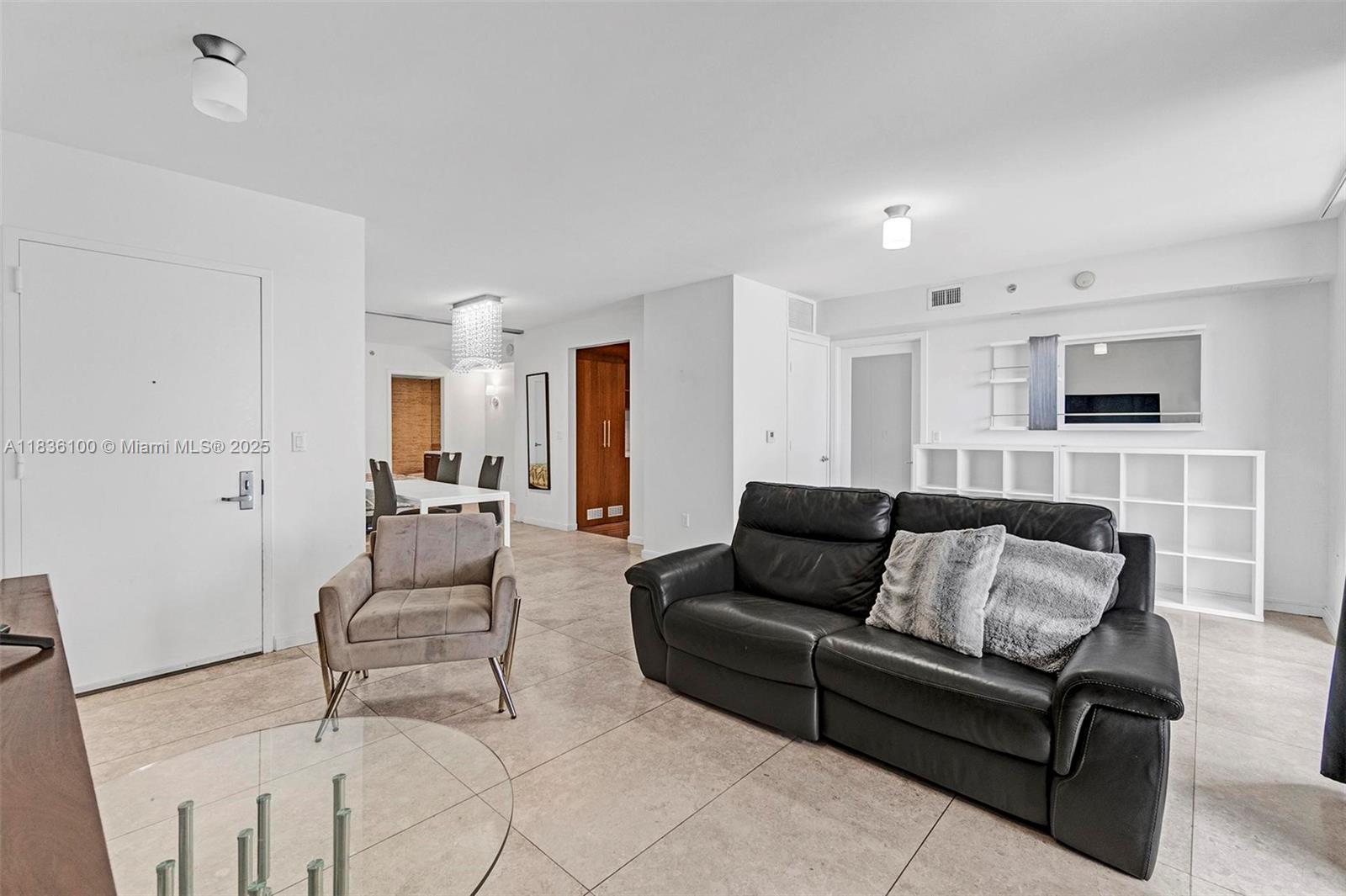 image 50 Biscayne Condo10