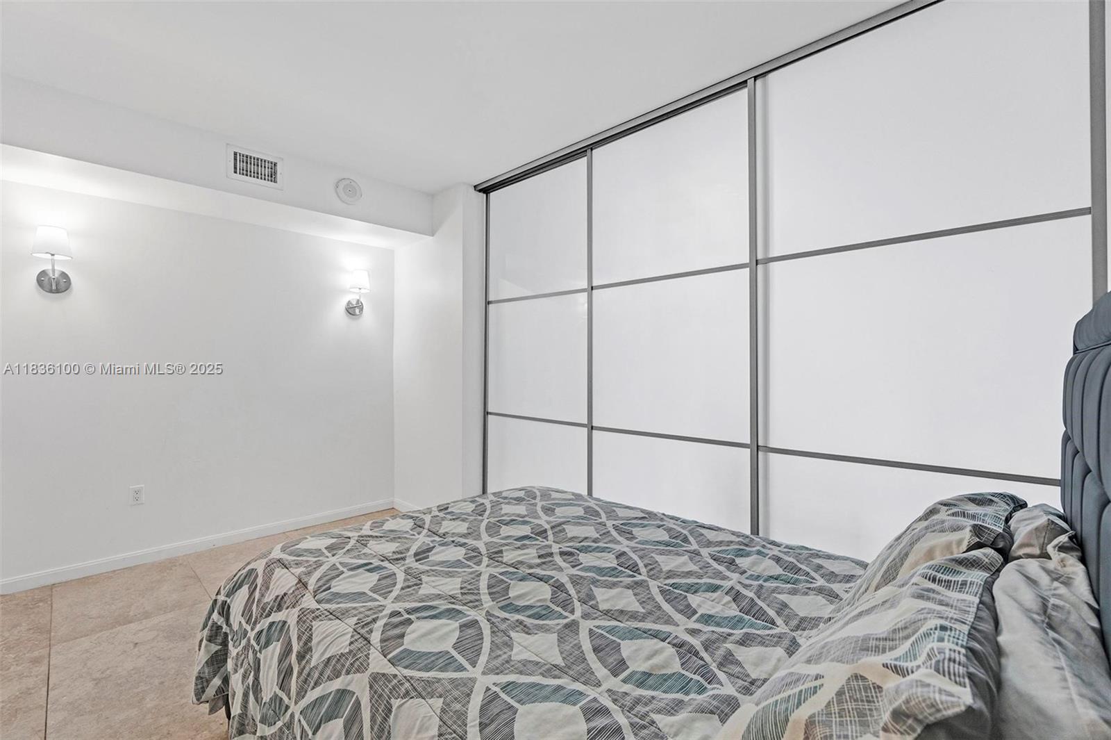 image 50 Biscayne Condo15