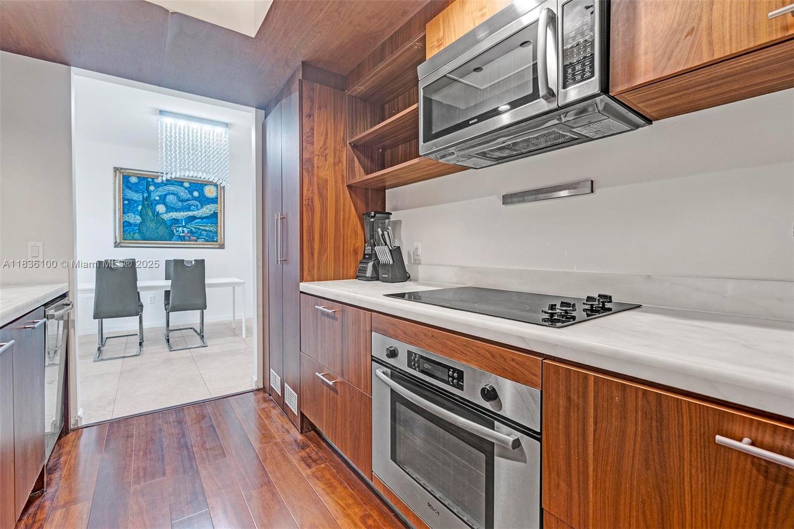 image 50 Biscayne Condo2