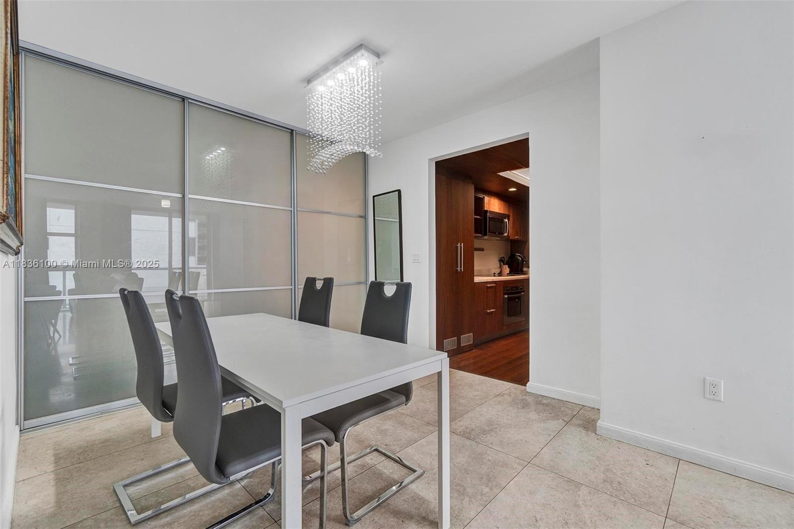 image 50 Biscayne Condo4