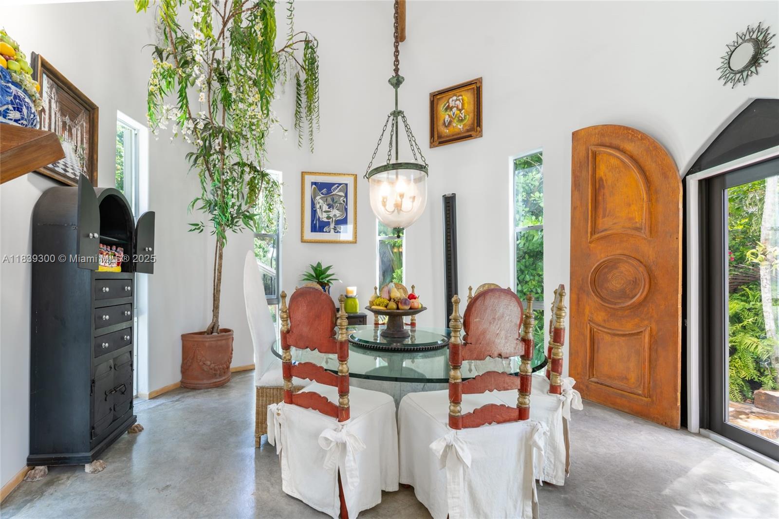 6867 SW 62nd Ter South Miami, FL 33143