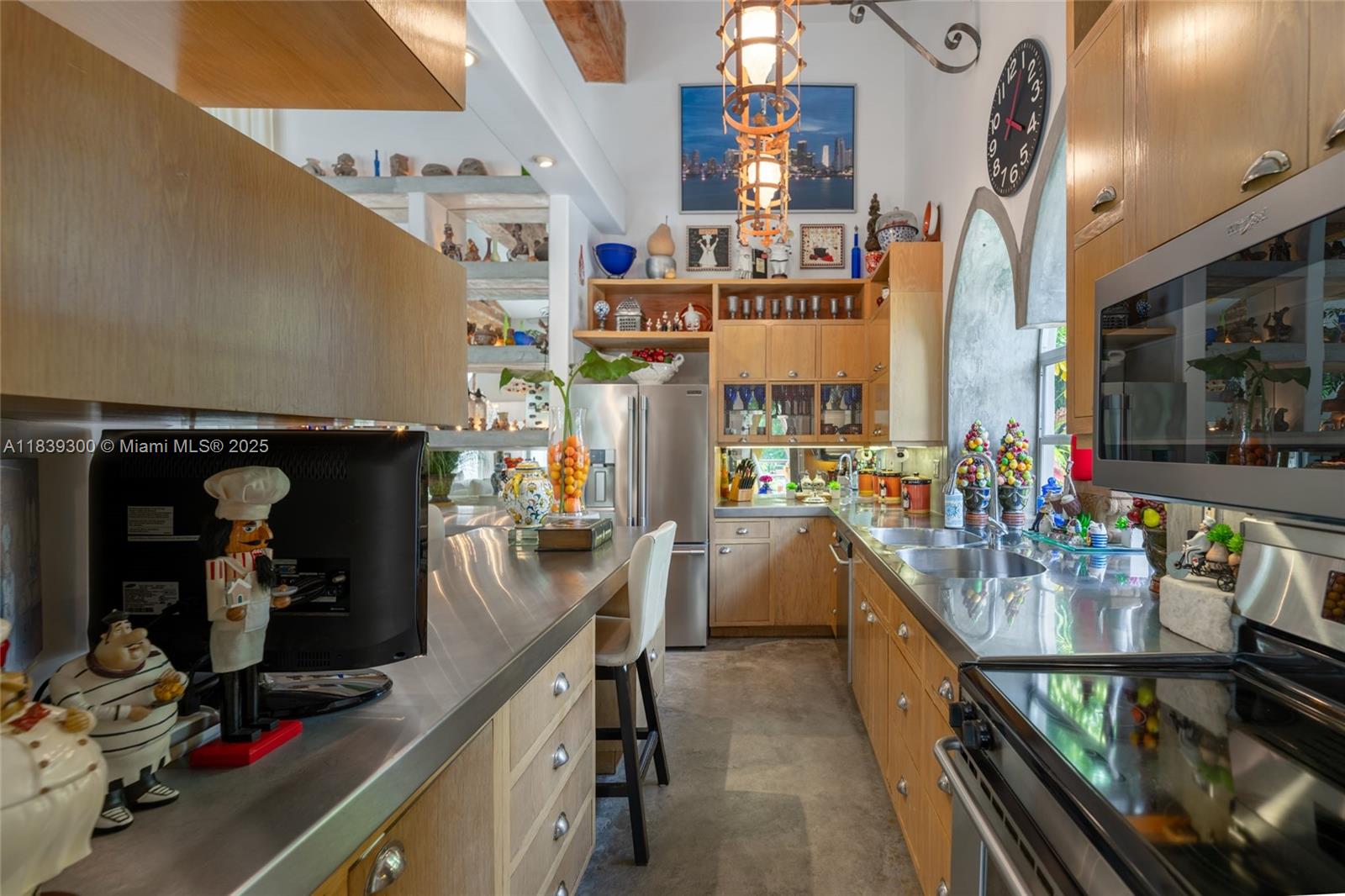 6867 SW 62nd Ter South Miami, FL 33143