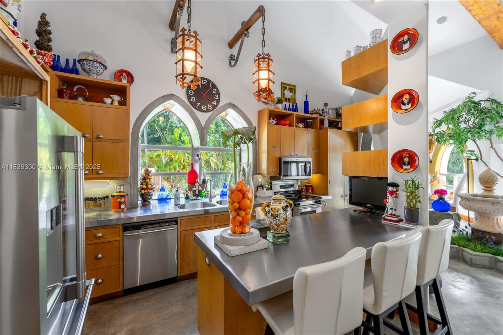 6867 SW 62nd Ter South Miami, FL 33143