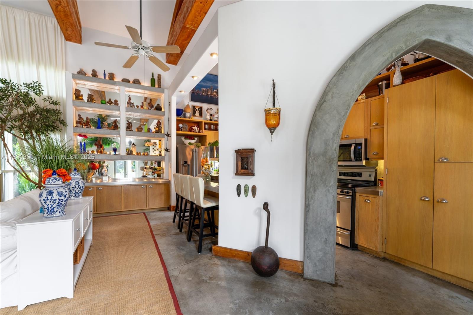 6867 SW 62nd Ter South Miami, FL 33143