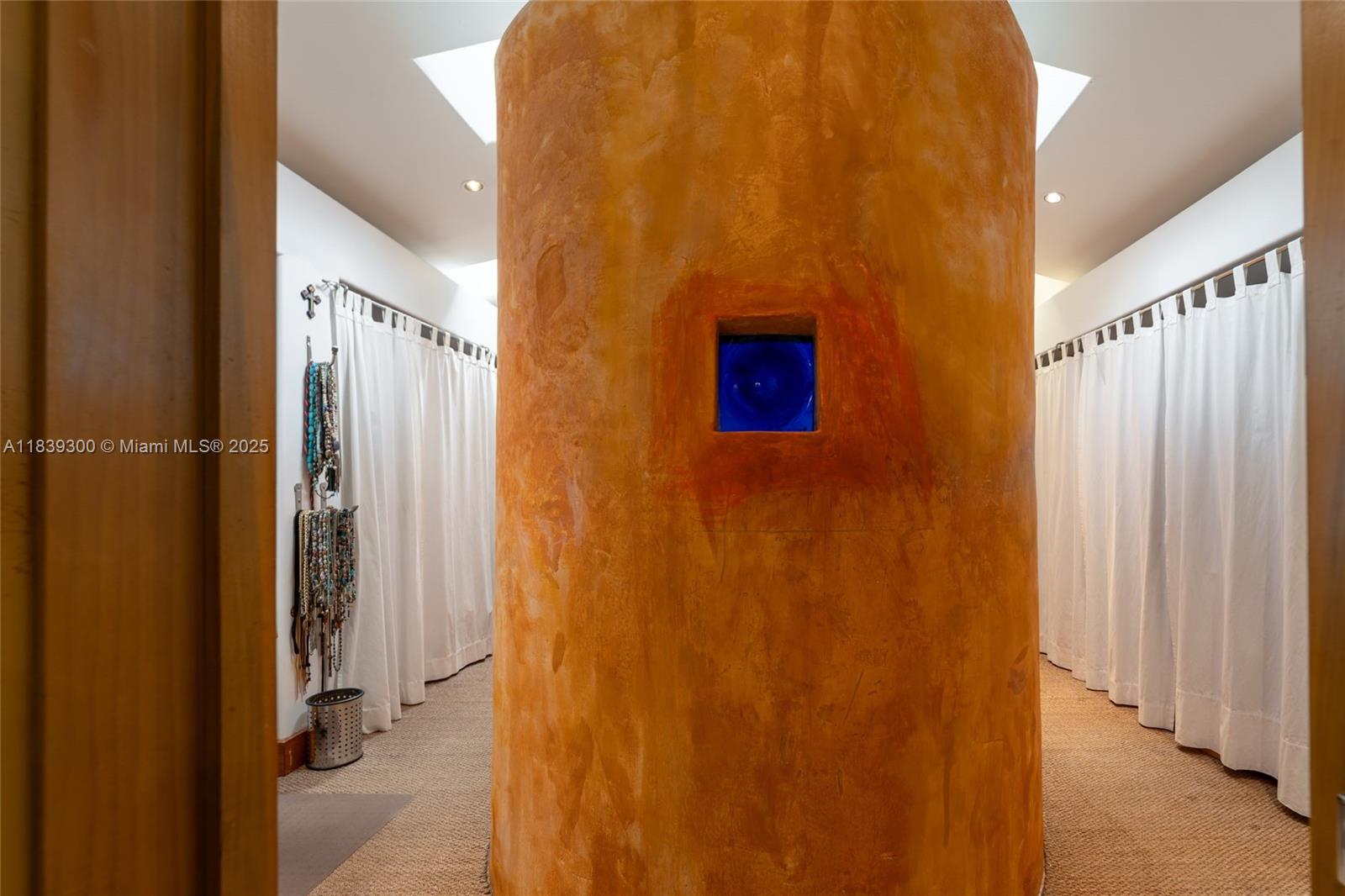 6867 SW 62nd Ter South Miami, FL 33143