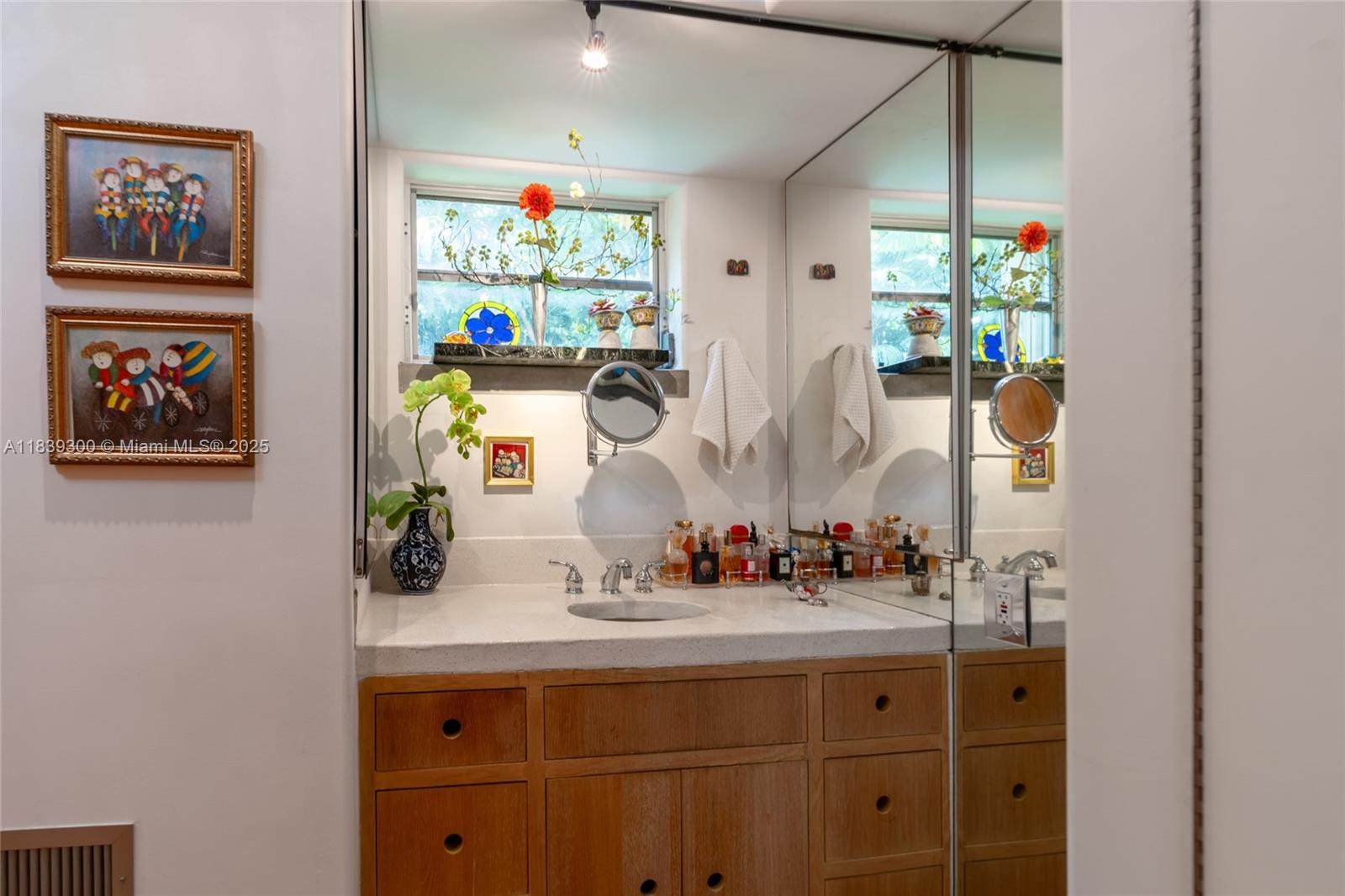 6867 SW 62nd Ter South Miami, FL 33143