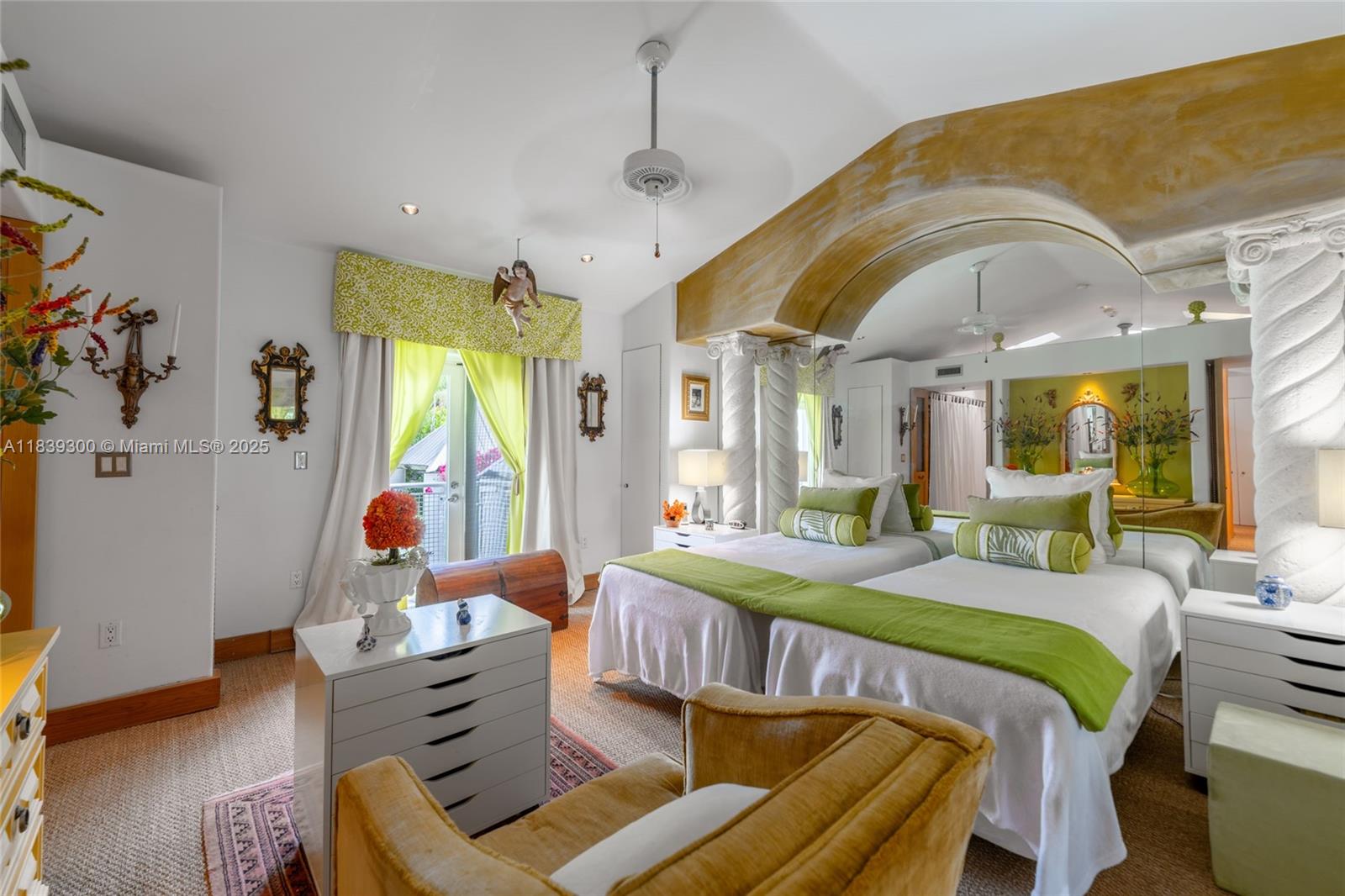 6867 SW 62nd Ter South Miami, FL 33143